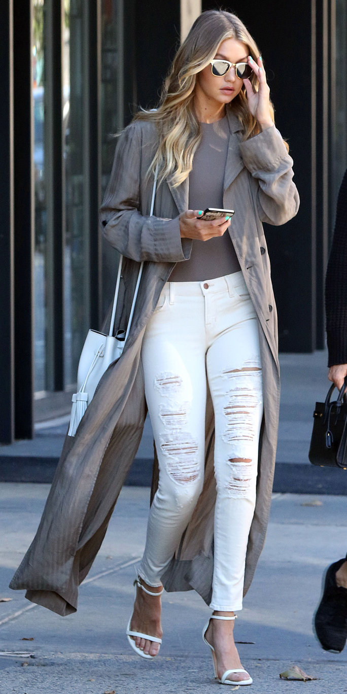 November 8, 2015: Recently single Gigi Hadid and her mother Yolanda Foster walk togther in Soho in New York City. Hadid was recently dating Joe Jonas. Hadid will also walk the Victoria's Secret Fashion Show for the first time on November 10th. Mandatory Credit: Zelig Shaul/ACE/INFphoto.com Ref.: infusny-220