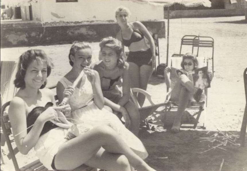 beachgoers1950-1